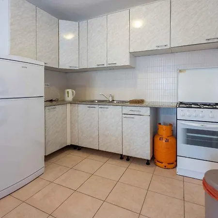 Apartman In 42451 Crikvenica