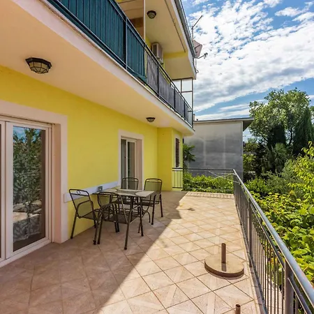 Apartman In 42451 Crikvenica
